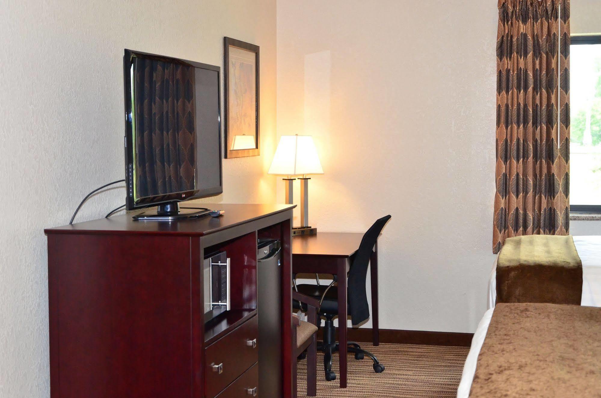 Cobblestone Inn & Suites - Clarion 외부 사진