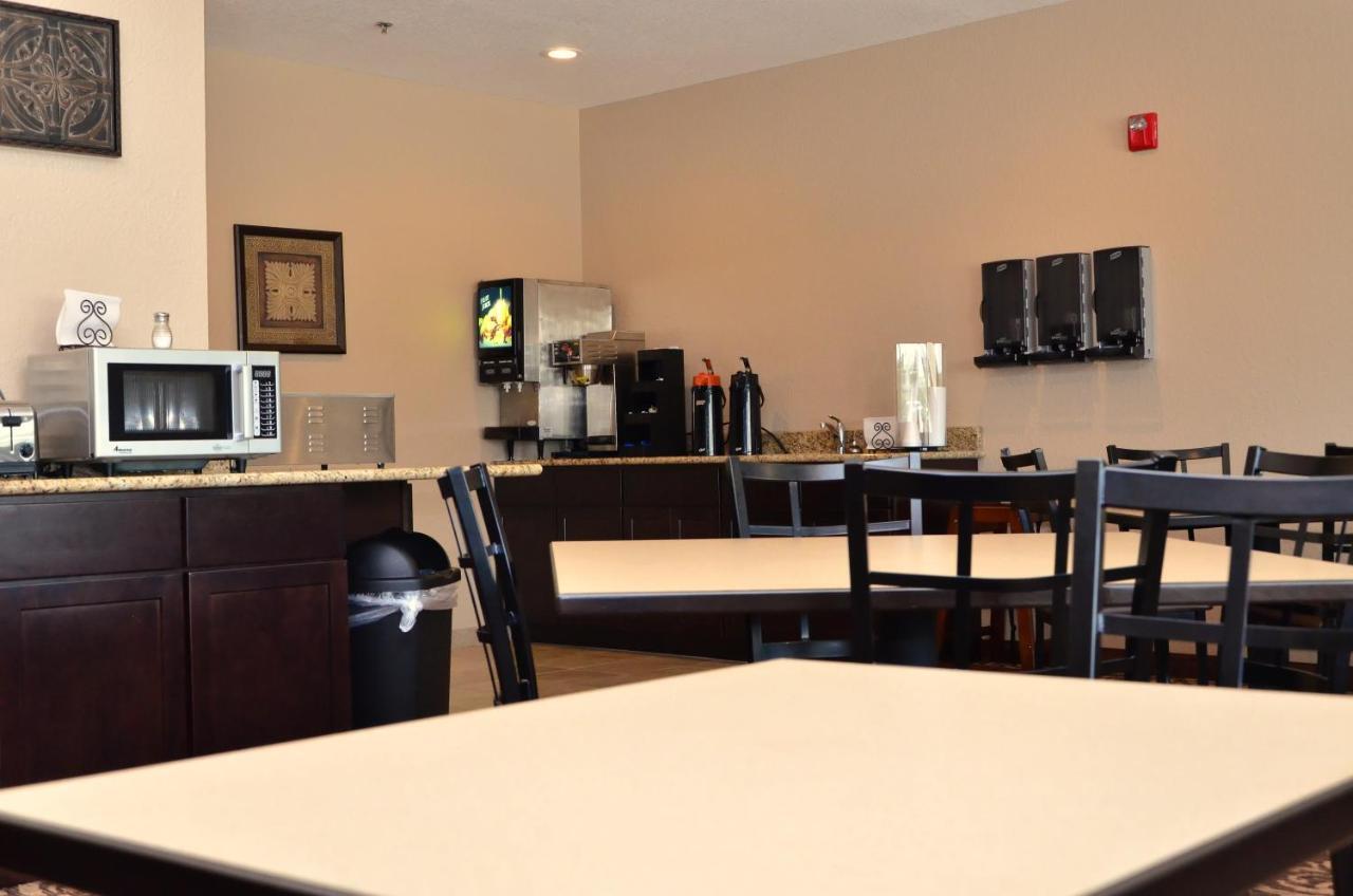 Cobblestone Inn & Suites - Clarion 외부 사진