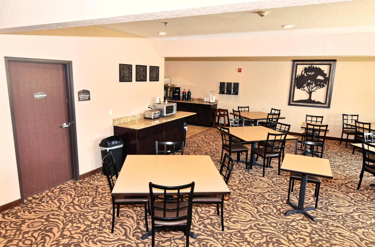 Cobblestone Inn & Suites - Clarion 외부 사진
